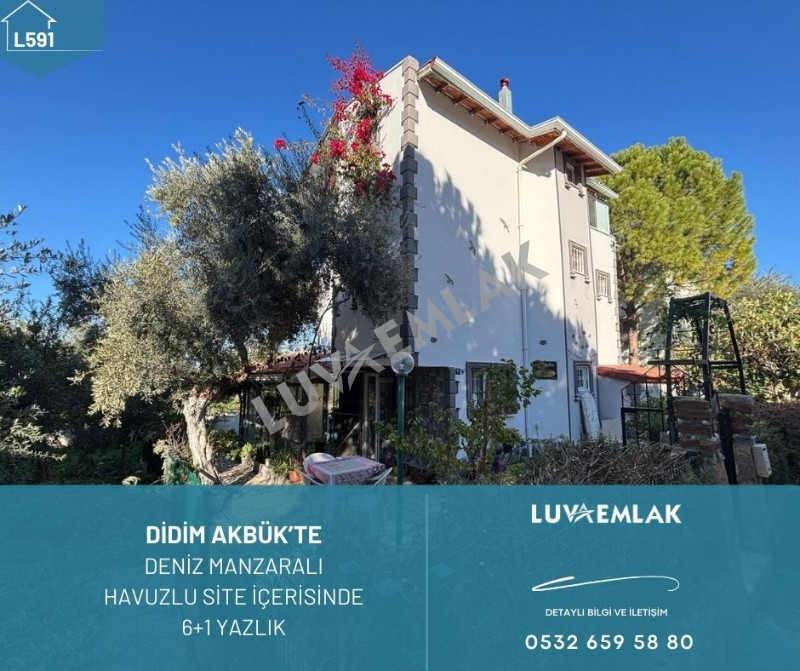 DİDİM AKB&Uuml;K'TE DENİZ MANZARALI HAVUZLU SİTE İ&Ccedil;ERİSİNDE 6+1 YAZLIK